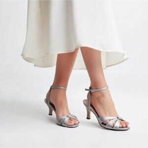 David Tate Rosette Silver Satin Slingback Pumps Women’s Size 9 Low Heels NIB